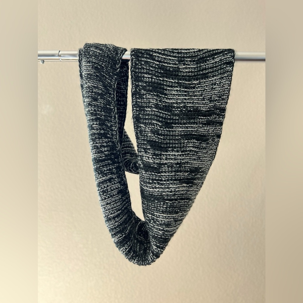 A New Day Black and White Knit Scarf